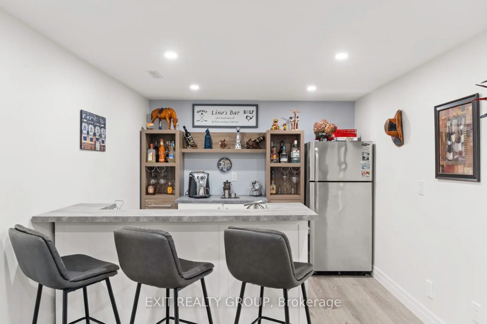 86 Essex Drive