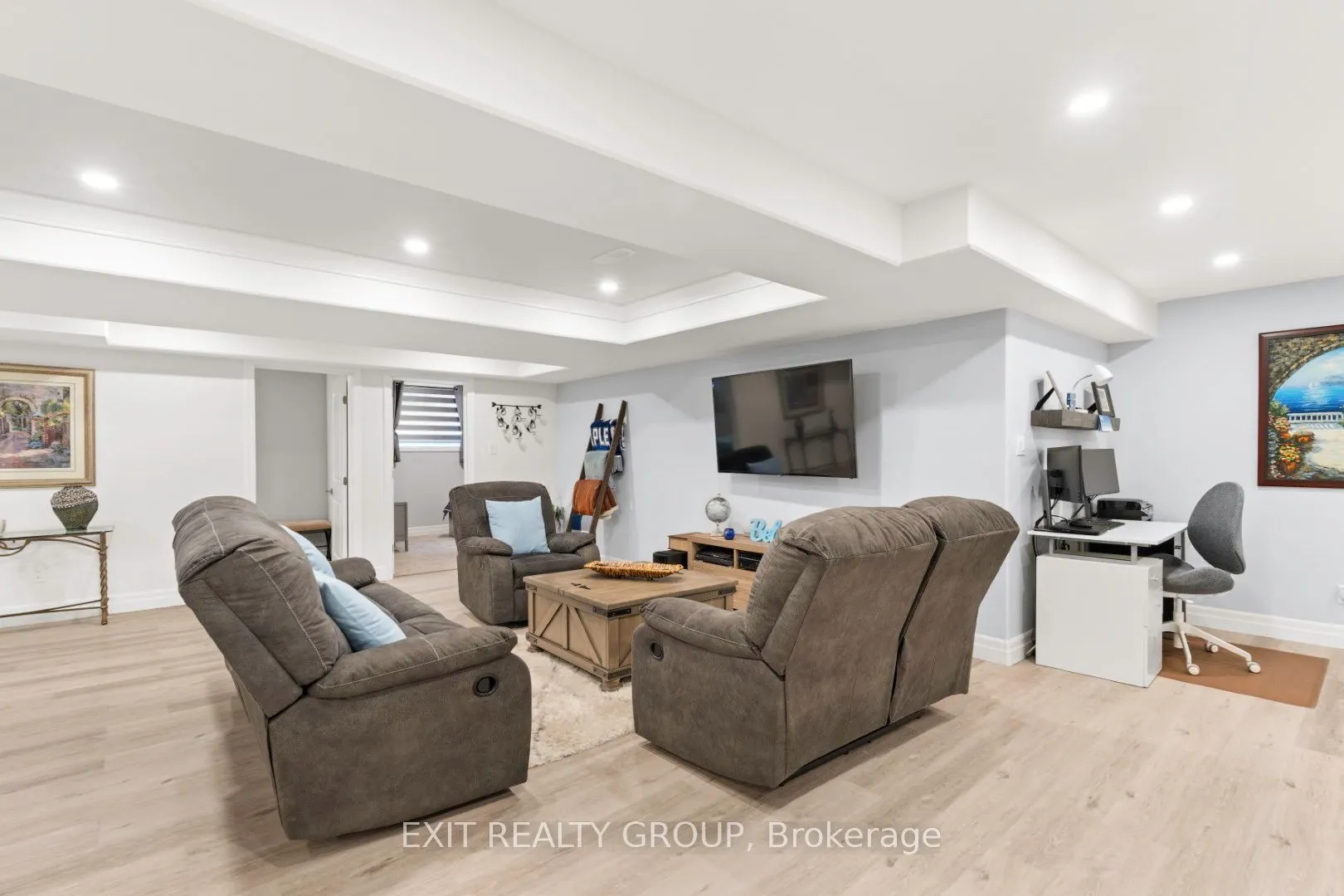 86 Essex Drive