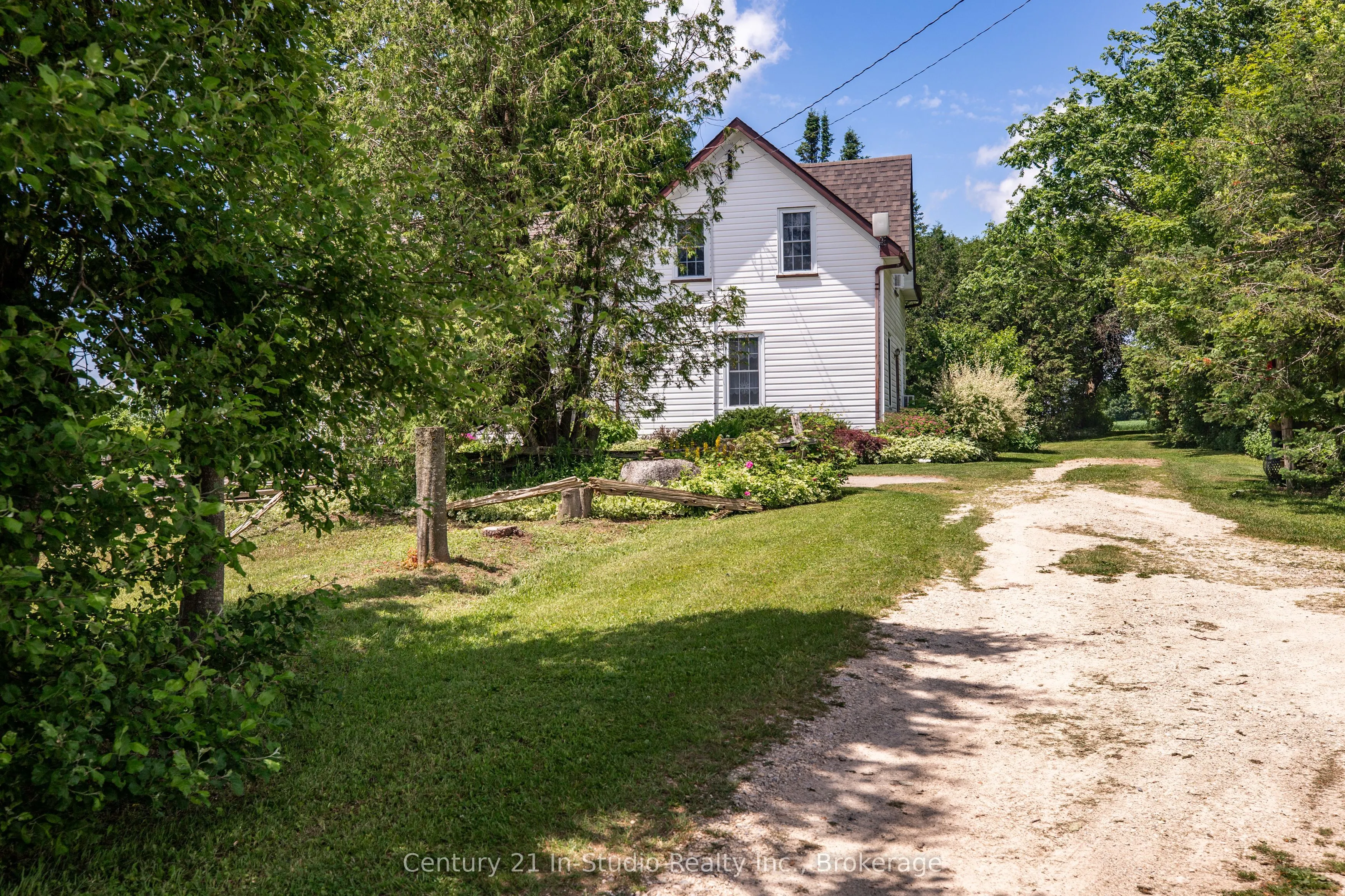 775678 Highway 10