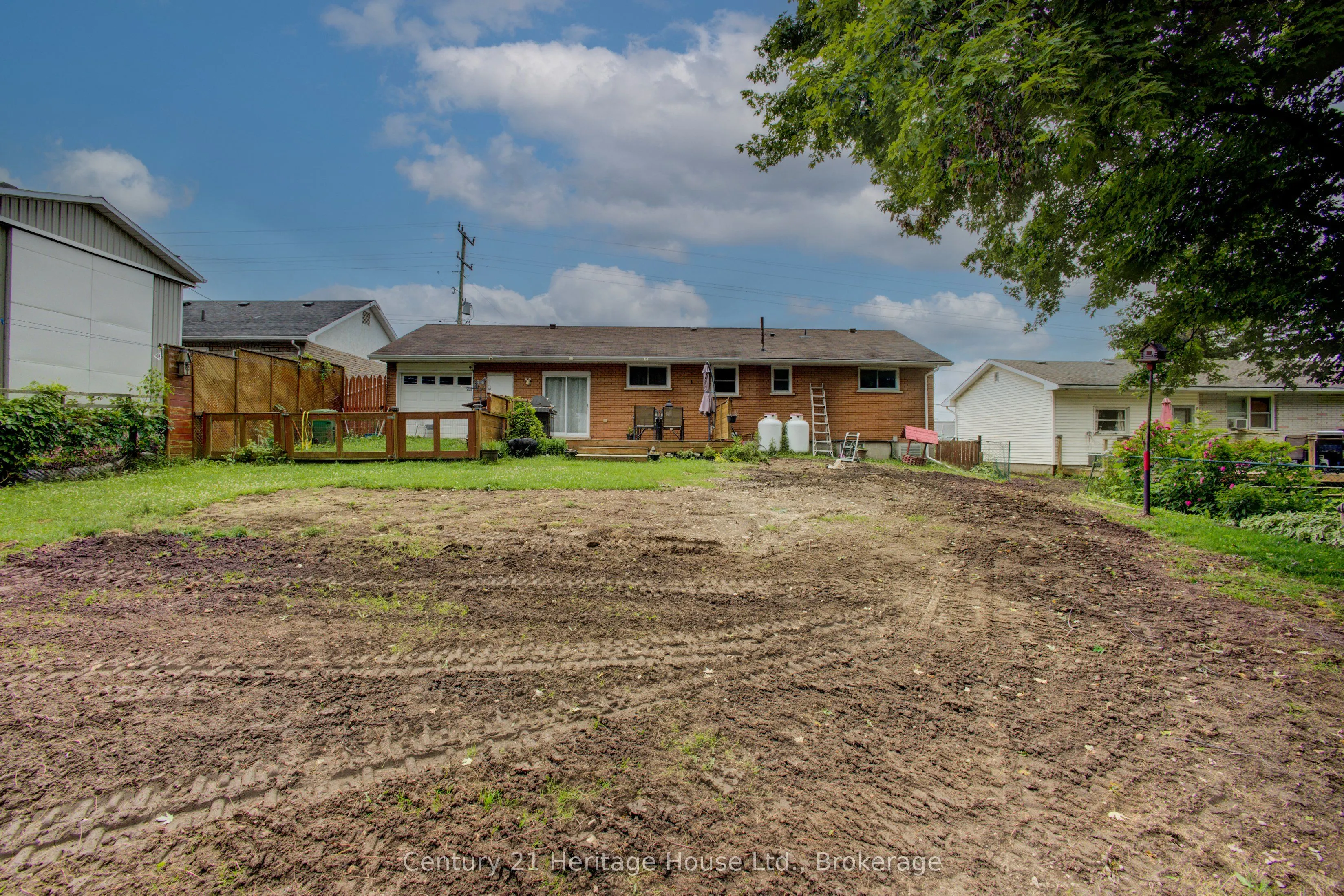 313003 Hwy  6 Highway