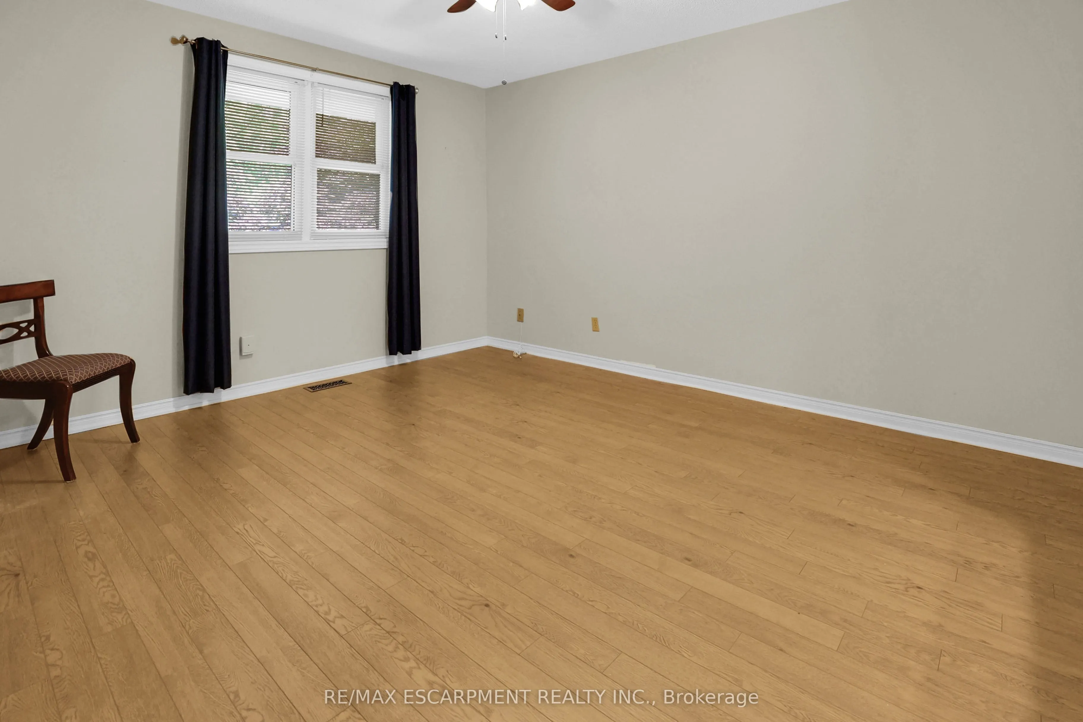 23 Robinson Street N