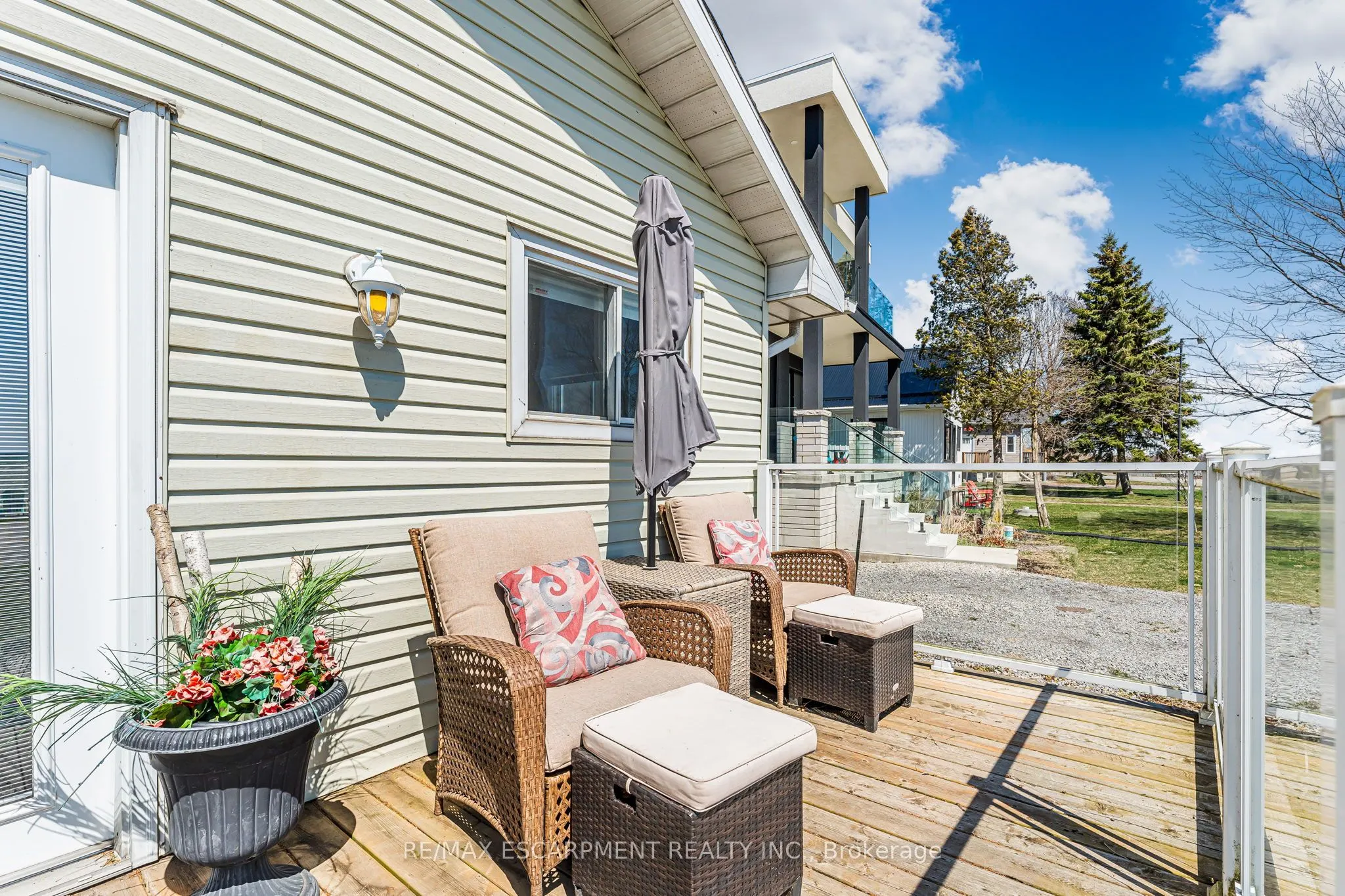 793 Lakeshore Road