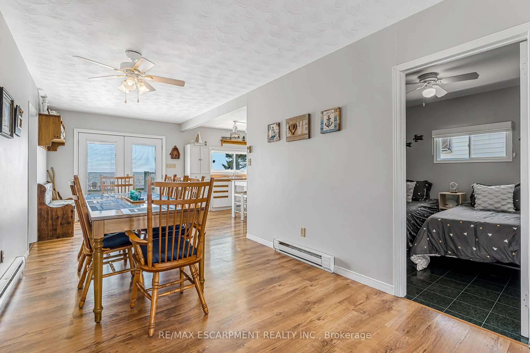 793 Lakeshore Road