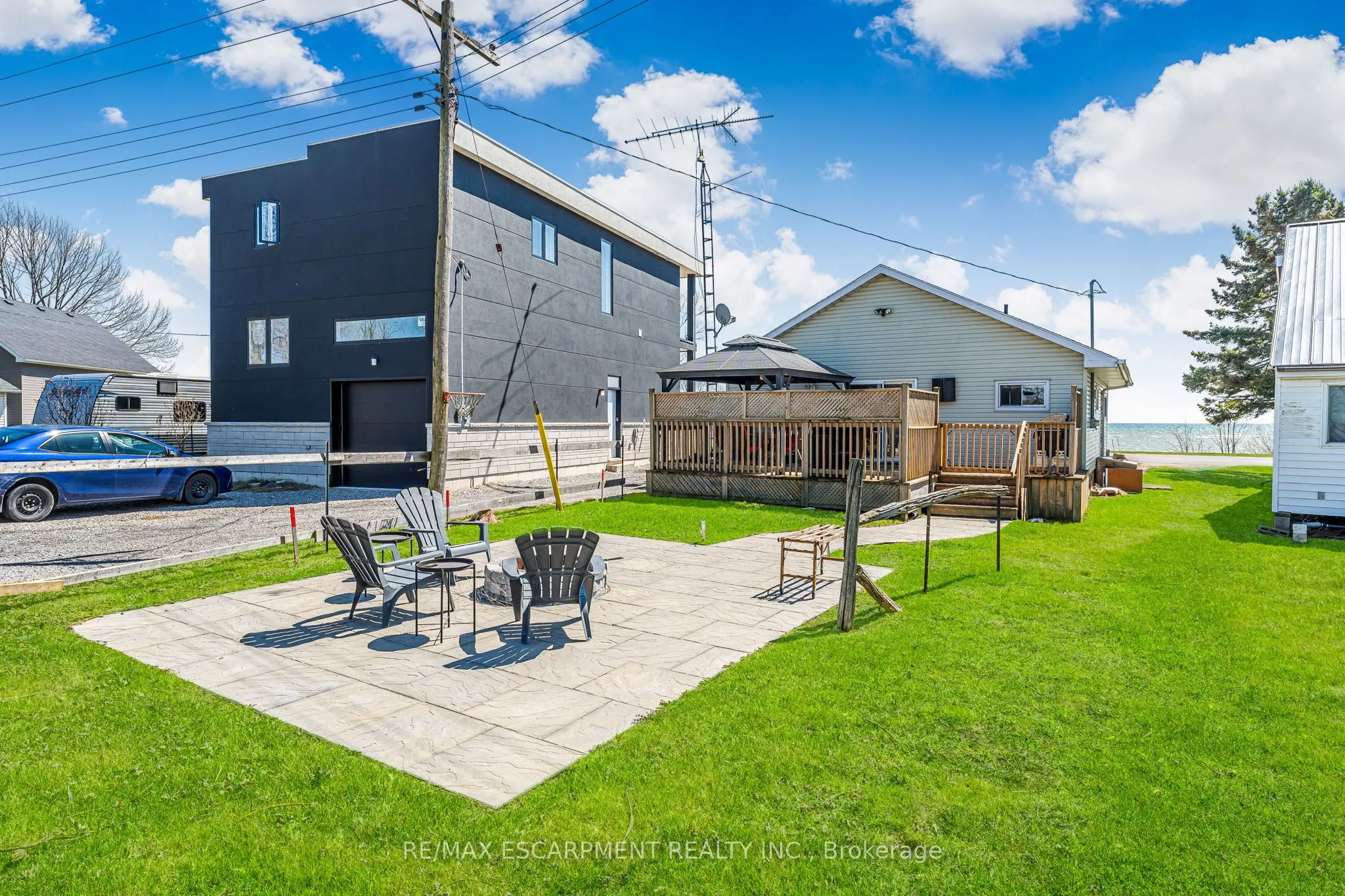 793 Lakeshore Road