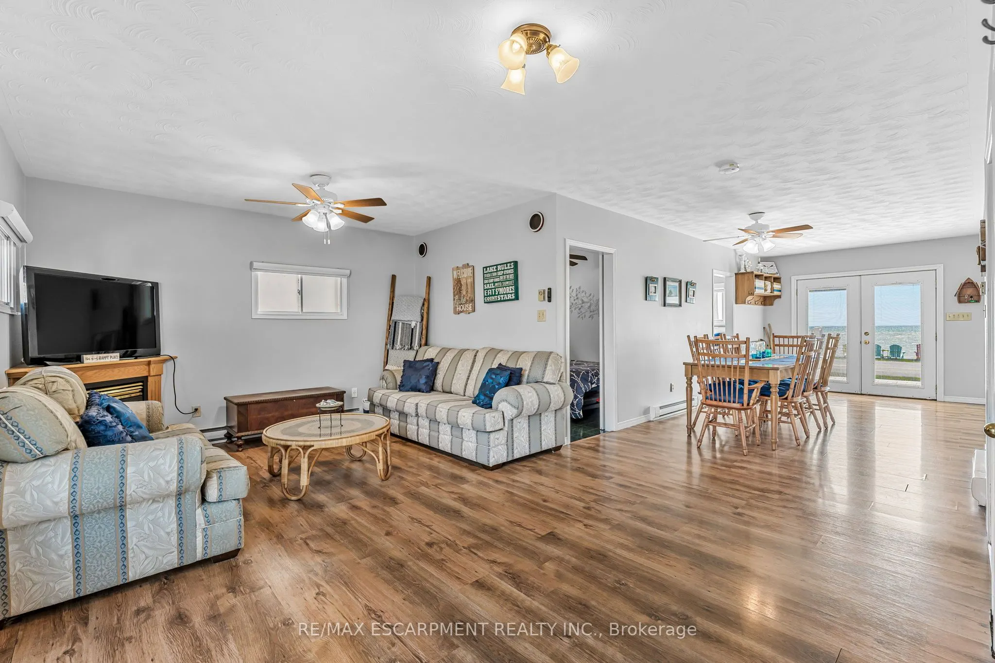 793 Lakeshore Road