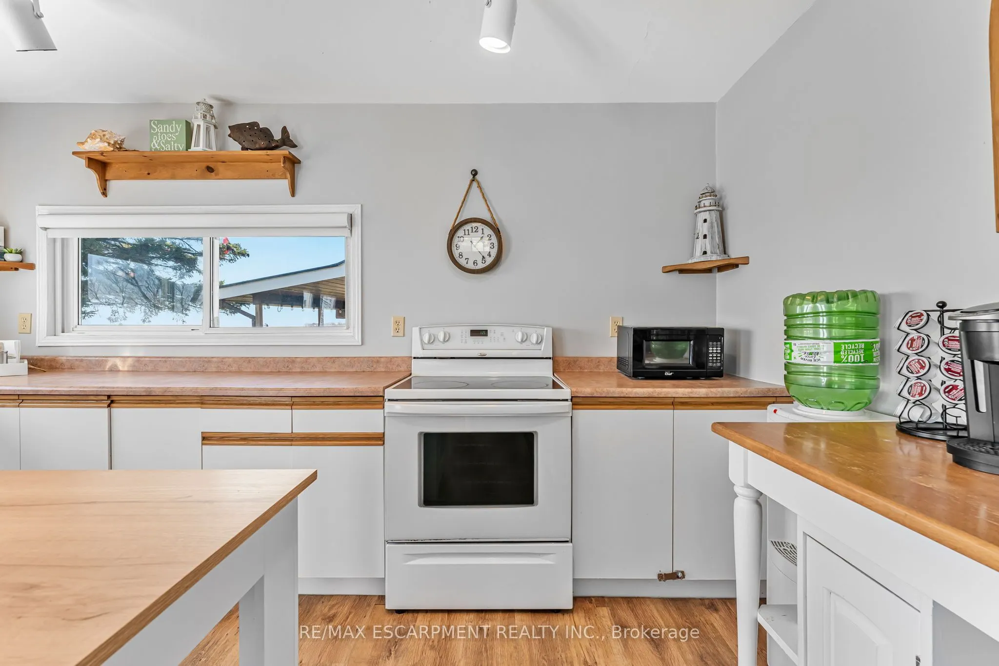 793 Lakeshore Road