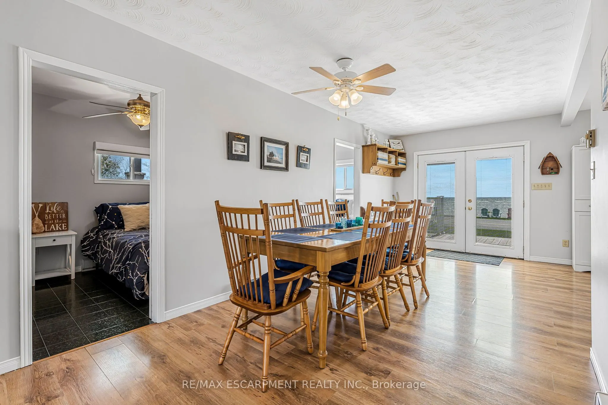 793 Lakeshore Road