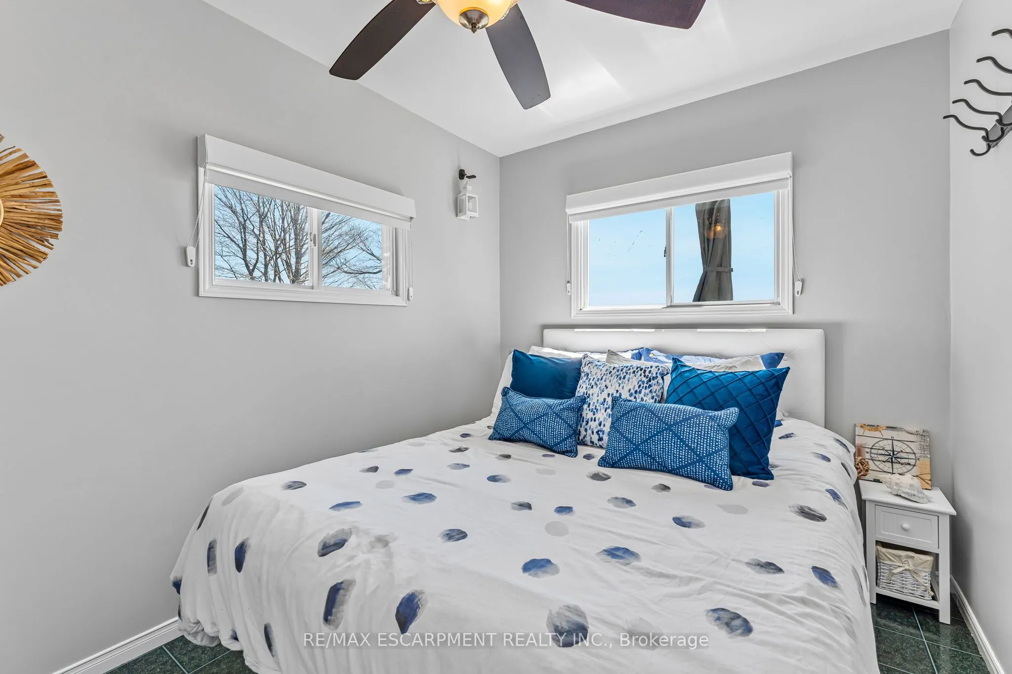 793 Lakeshore Road