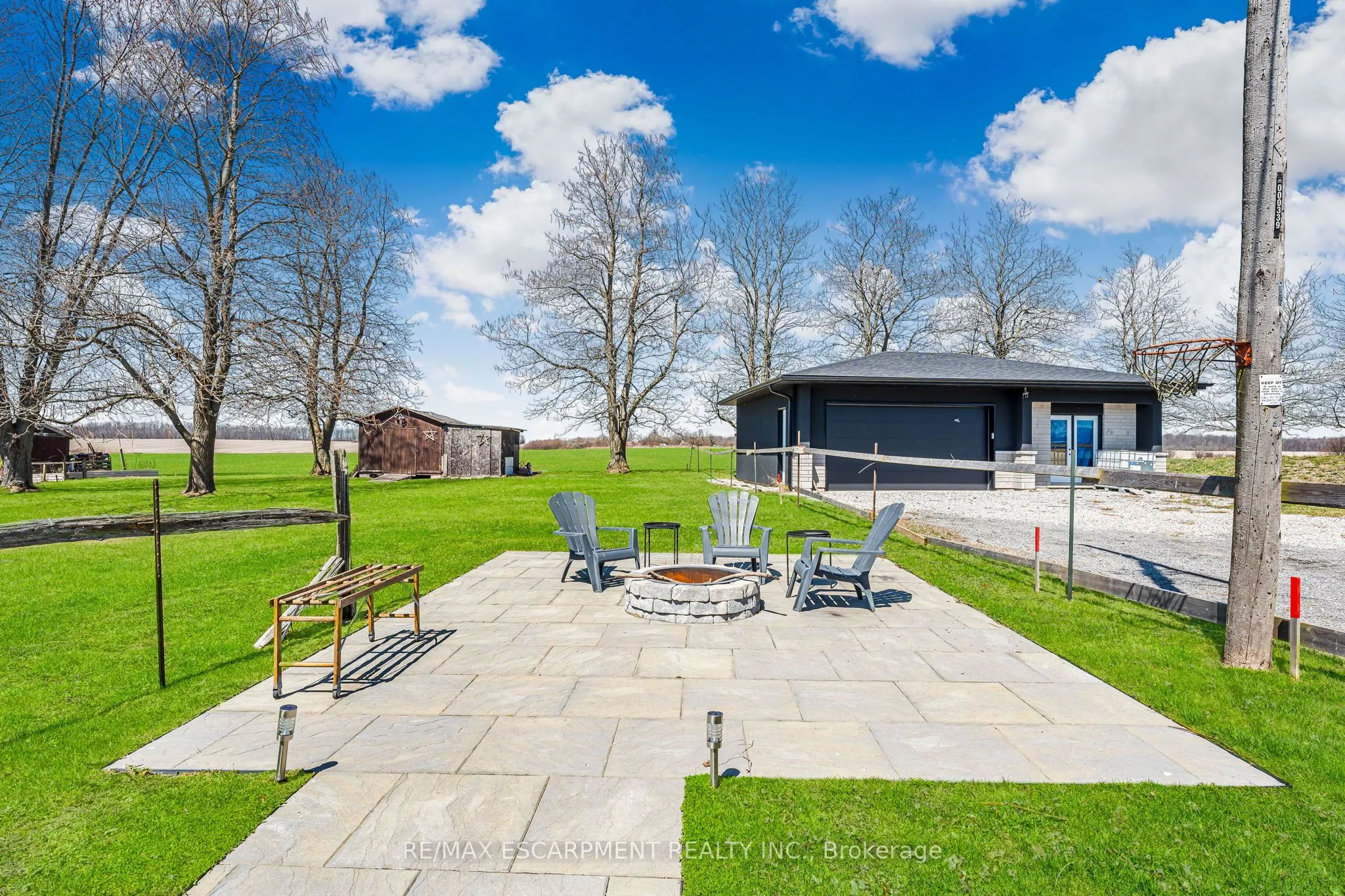 793 Lakeshore Road