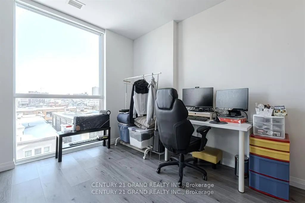 60 Charles Street W, #503