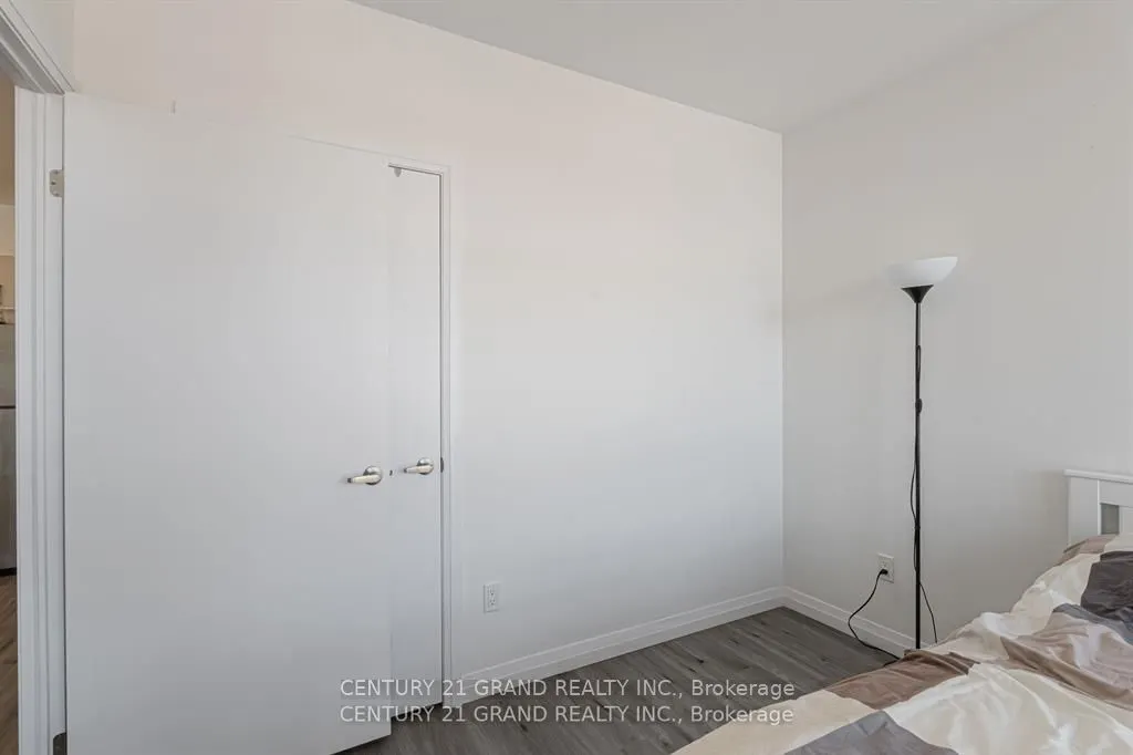 60 Charles Street W, #503