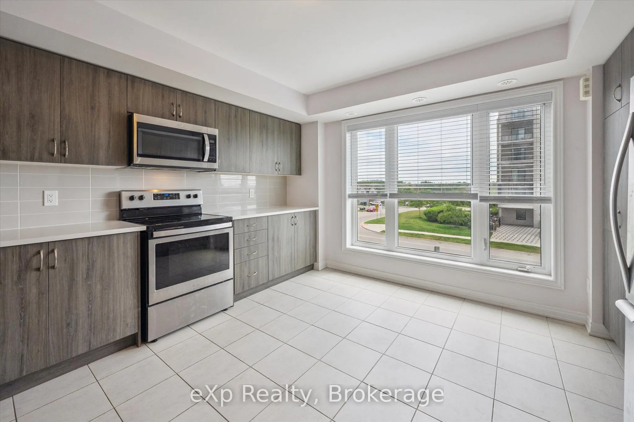 124 Watson Parkway N, #4