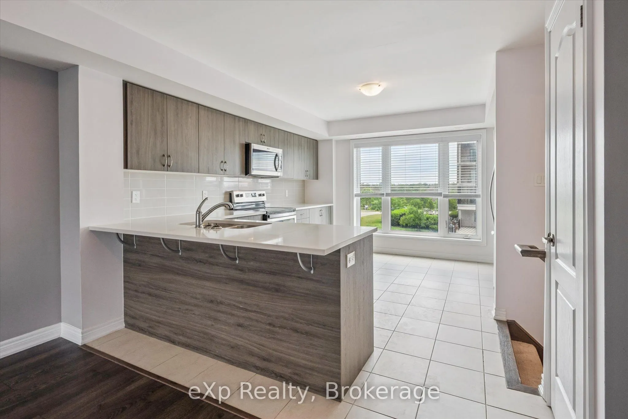 124 Watson Parkway N, #4