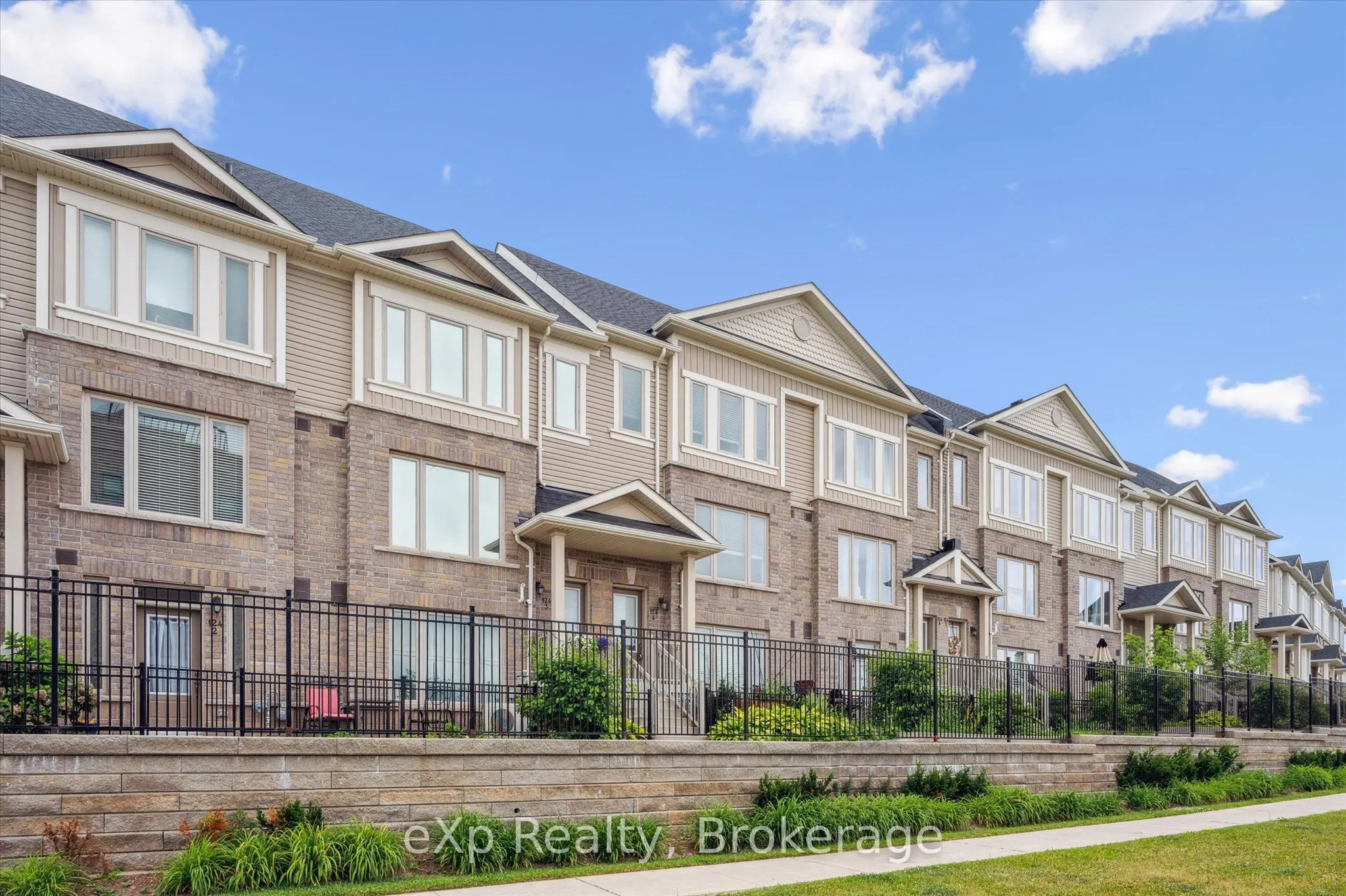 124 Watson Parkway N, #4