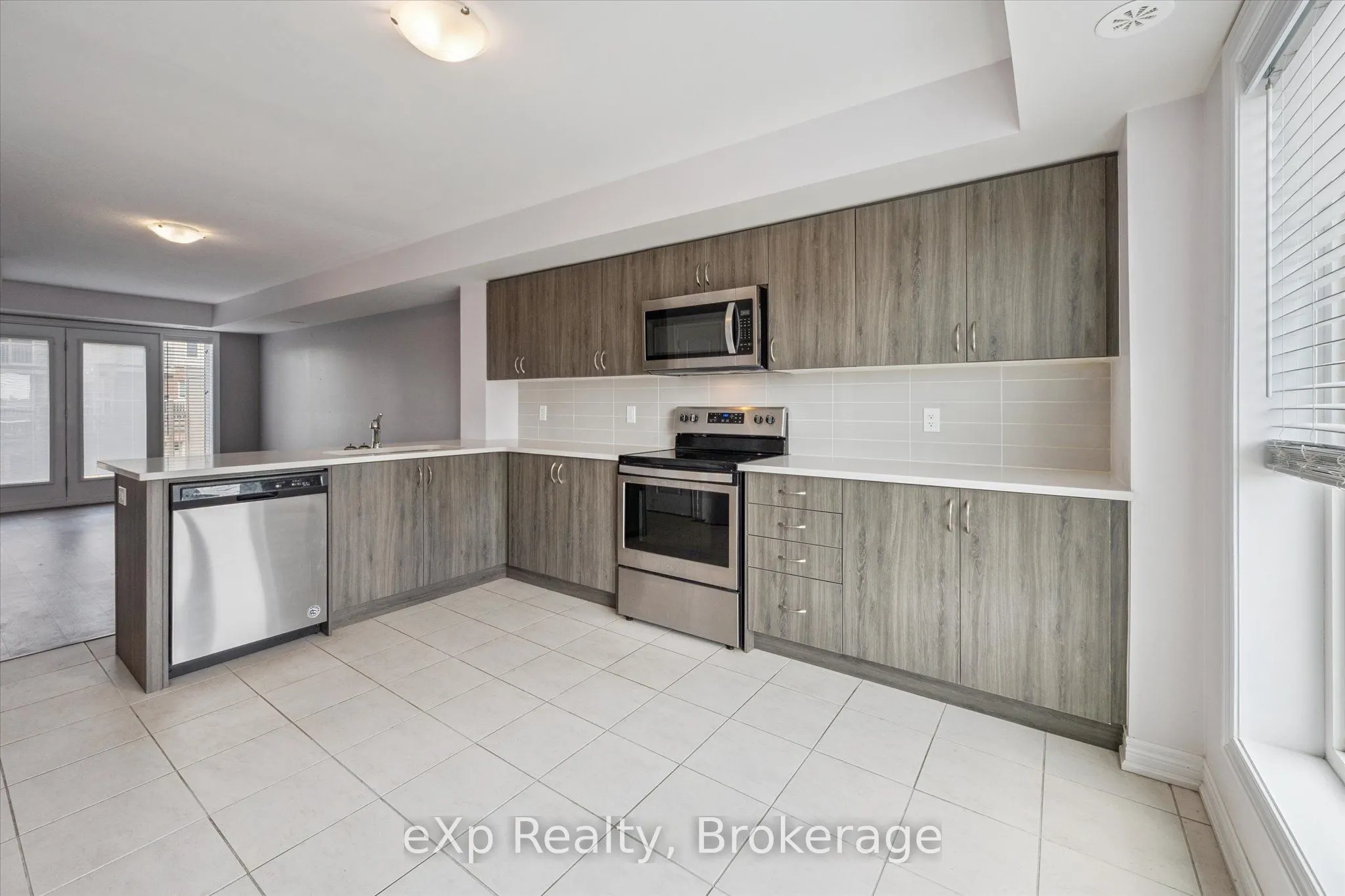 124 Watson Parkway N, #4