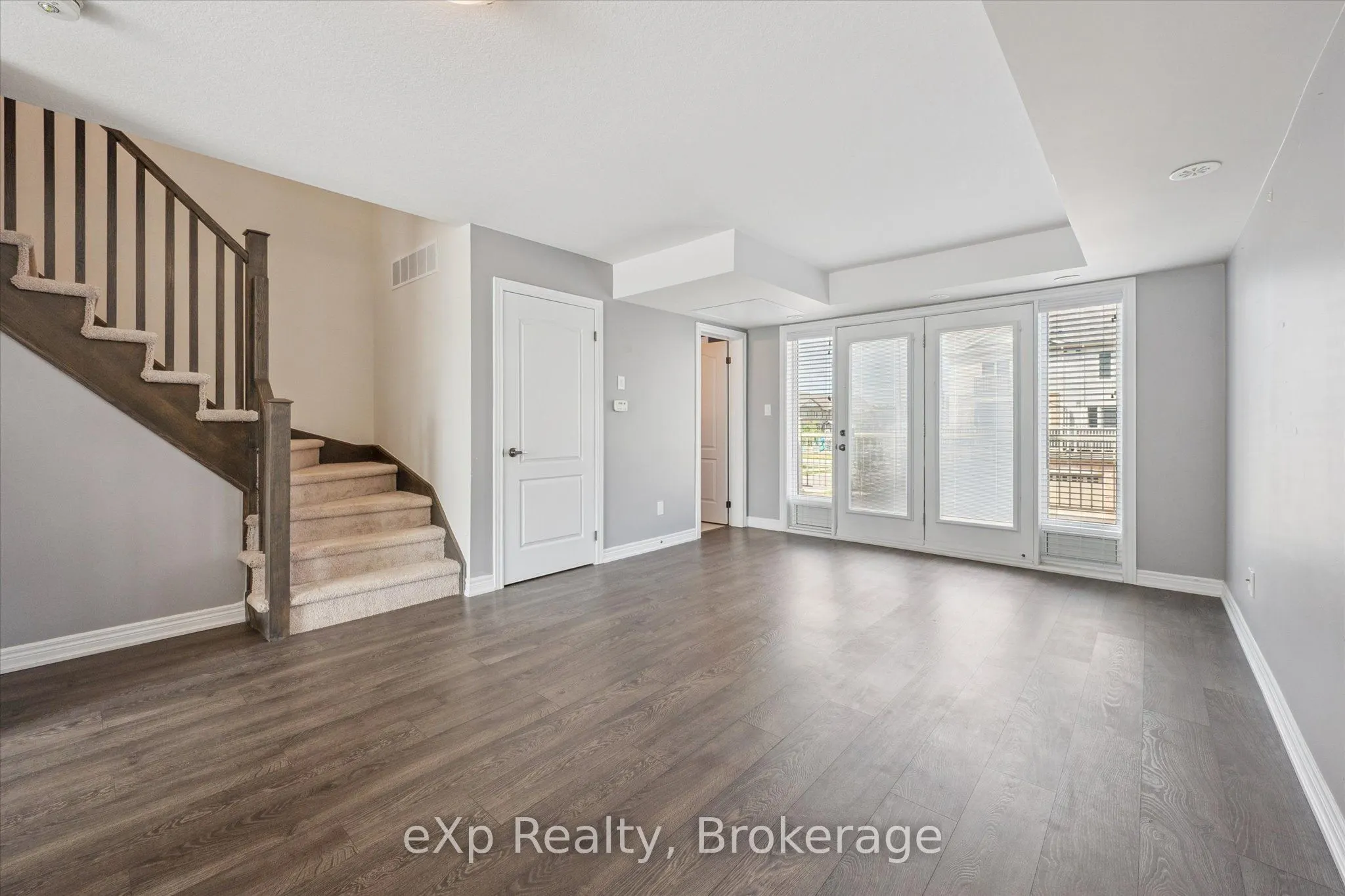 124 Watson Parkway N, #4