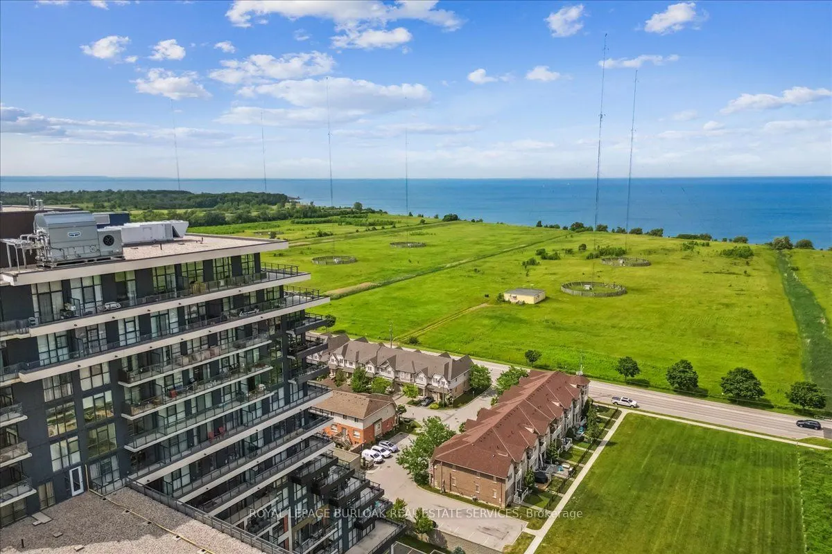 550 North Service Road, #806