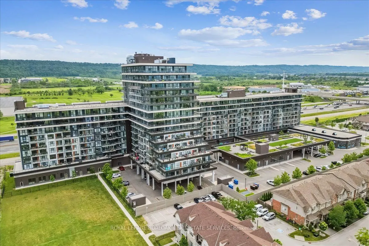 550 North Service Road, #806