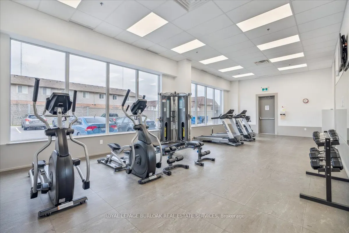 550 North Service Road, #806