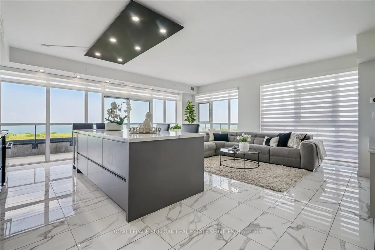 550 North Service Road, #806