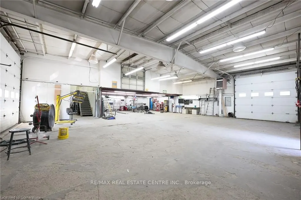 347 Hatt Street W