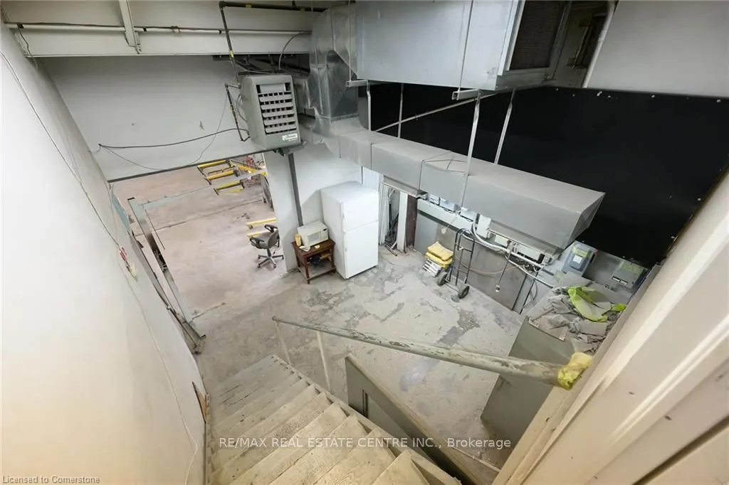 347 Hatt Street W