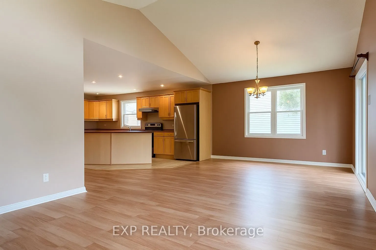 1023 Vista Barrett Private
