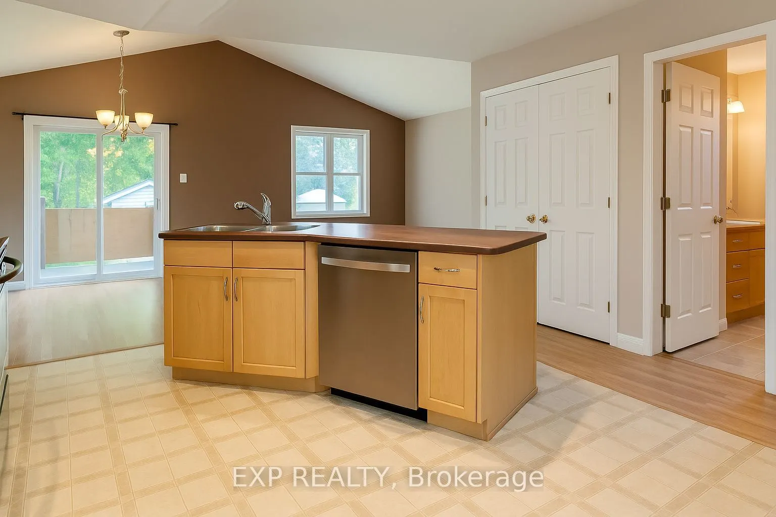 1023 Vista Barrett Private