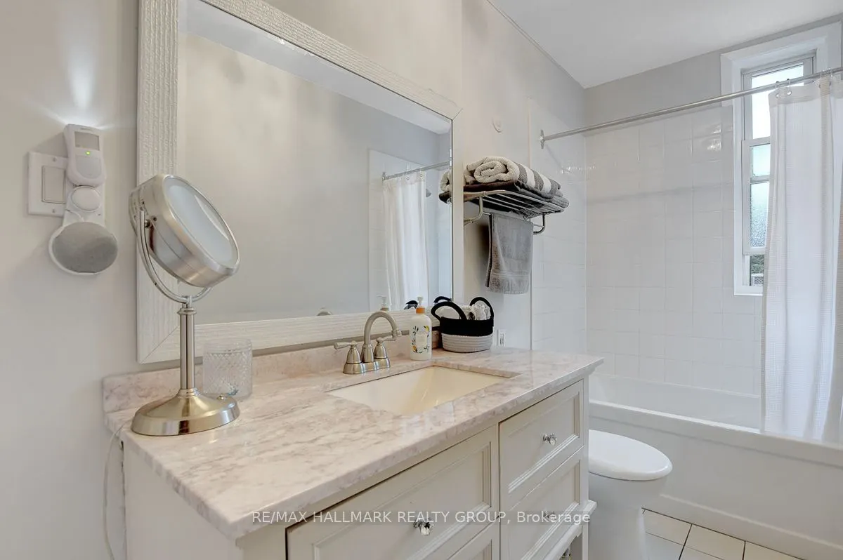 120 Strathcona Avenue S