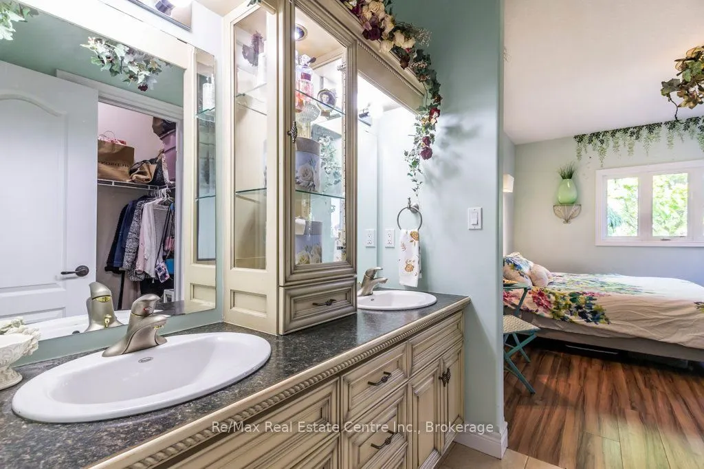747 Garden Court Crescent