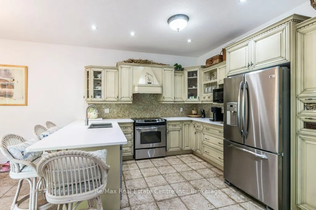 747 Garden Court Crescent