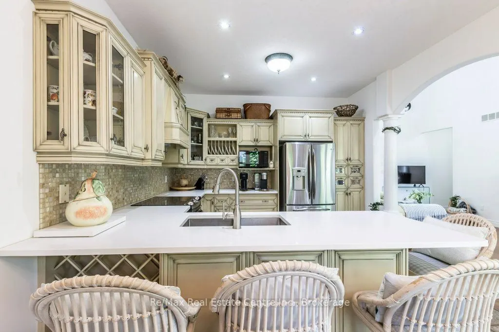 747 Garden Court Crescent
