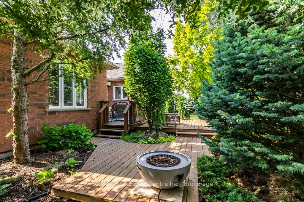 747 Garden Court Crescent