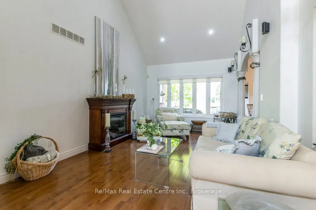 747 Garden Court Crescent