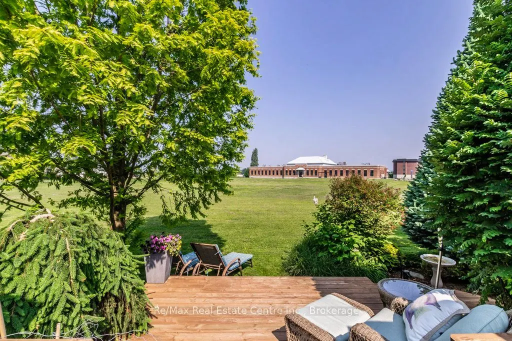 747 Garden Court Crescent