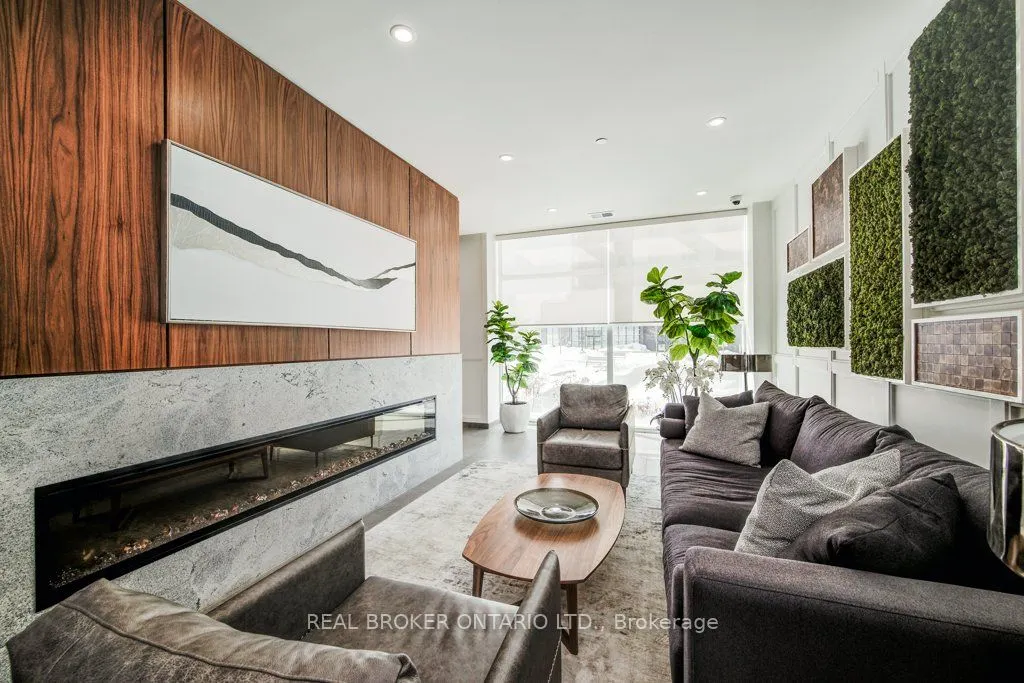 1880 Gordon Street, #109