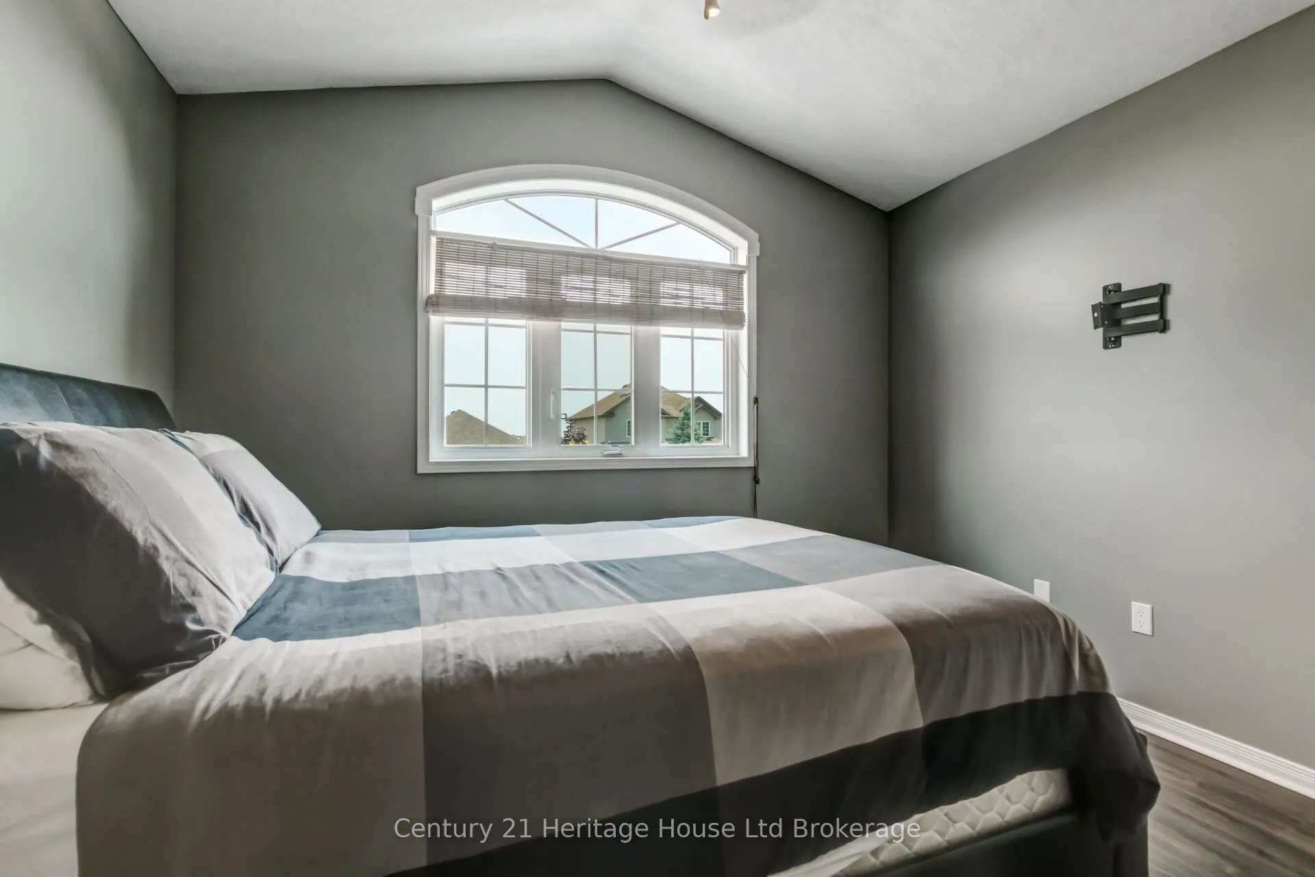 63 Woodhatch Crescent