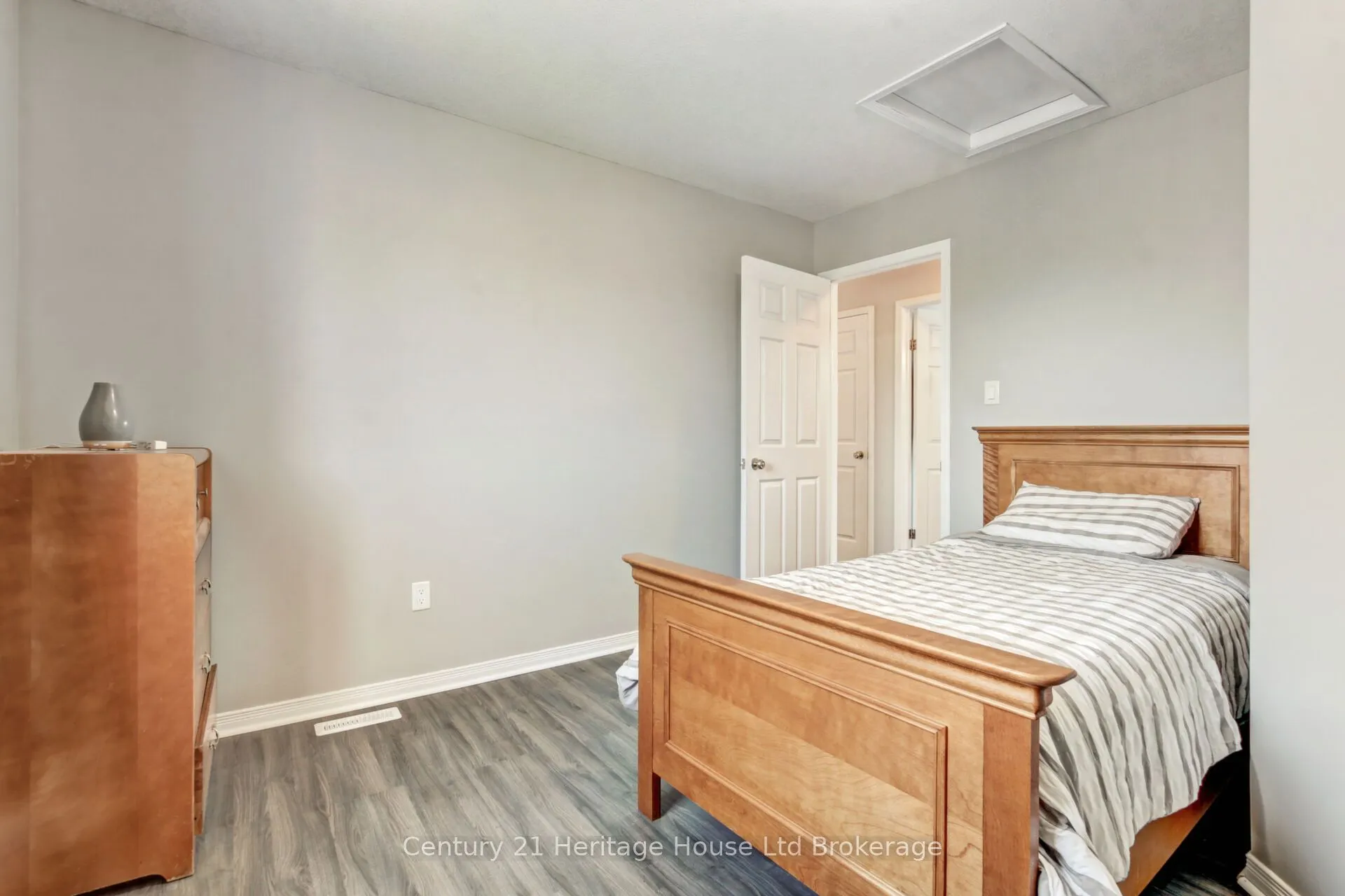 63 Woodhatch Crescent