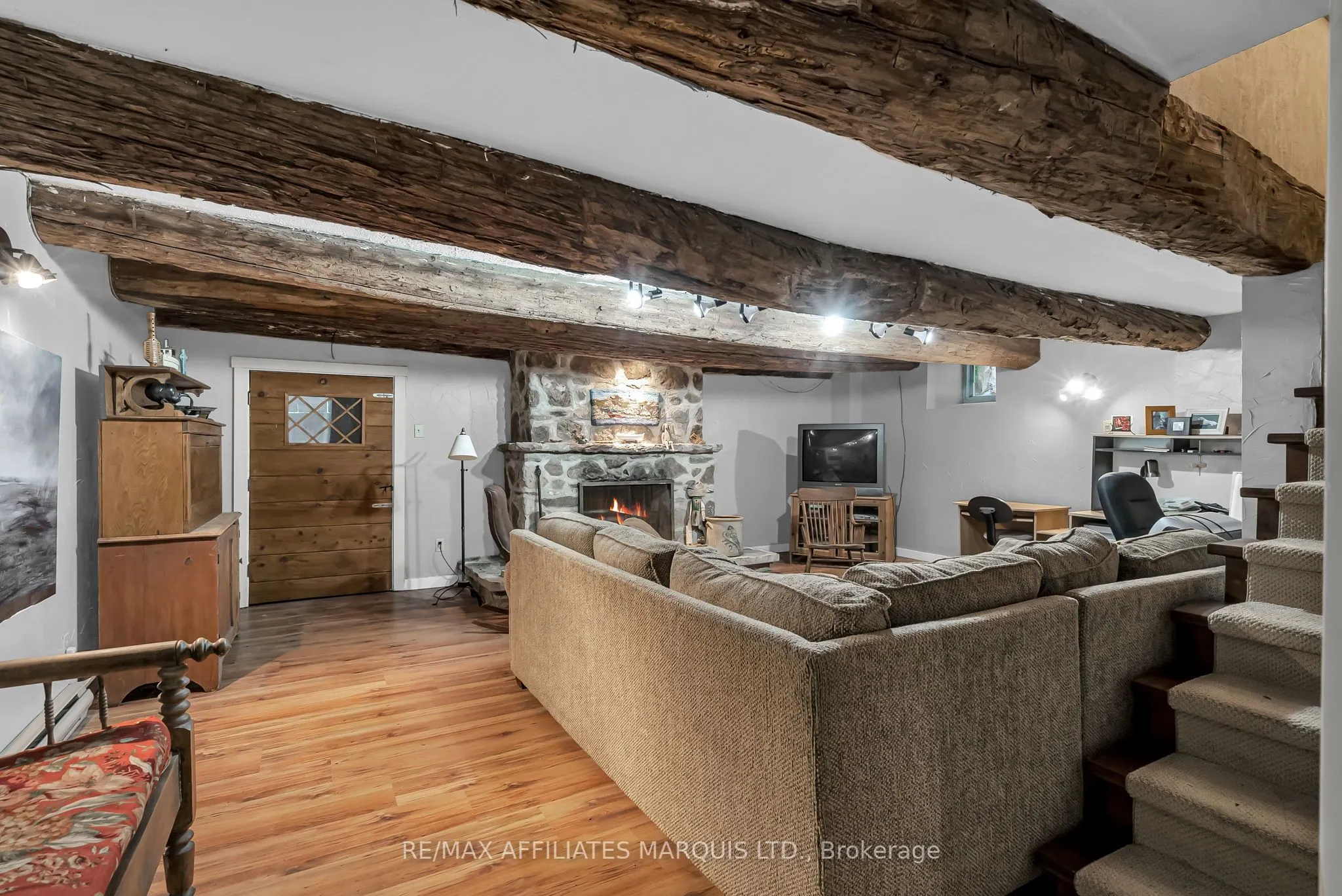 20824 South Service Road