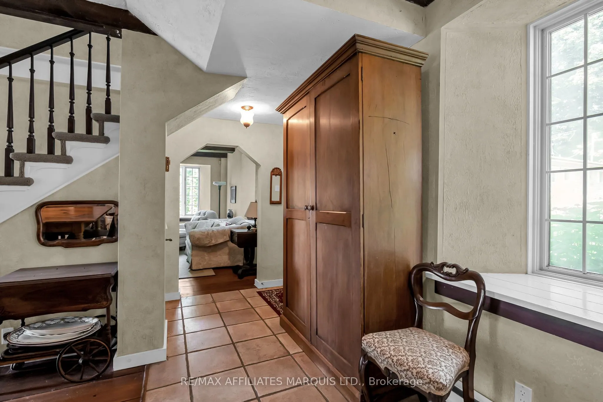20824 South Service Road