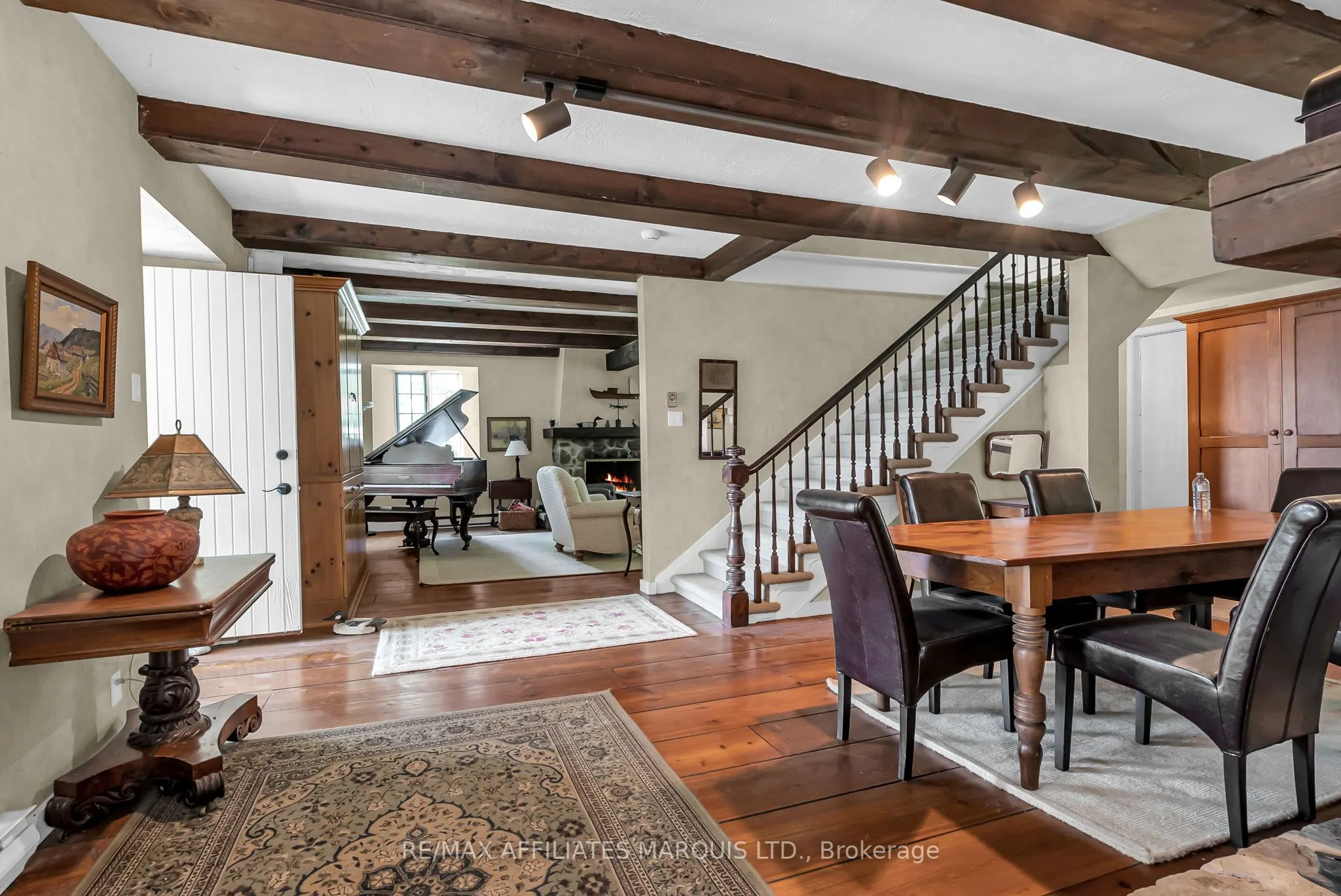 20824 South Service Road