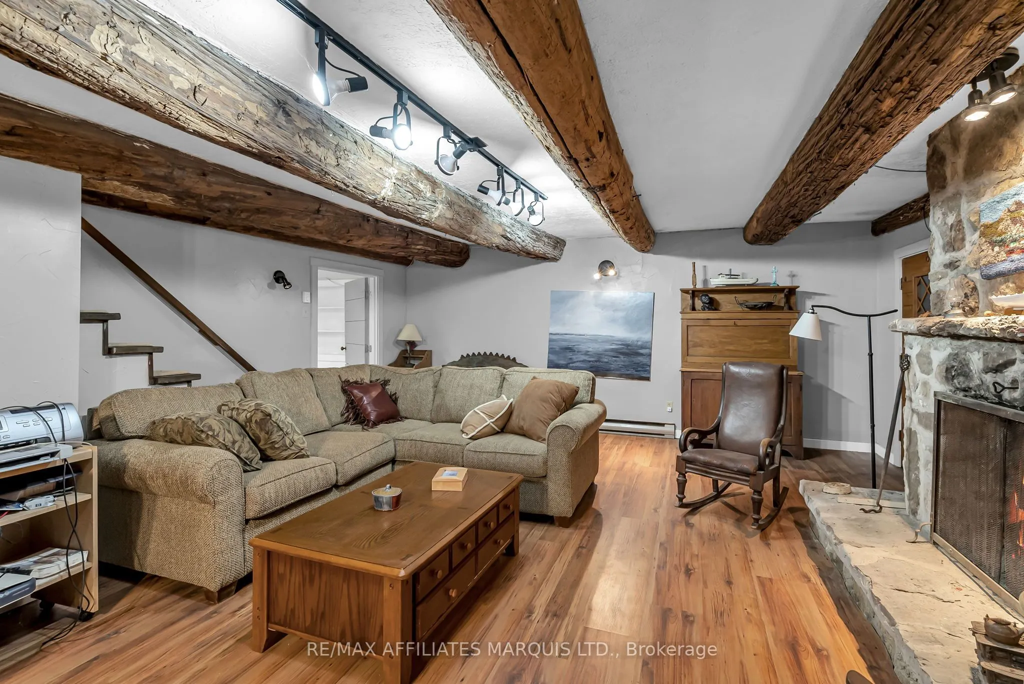 20824 South Service Road