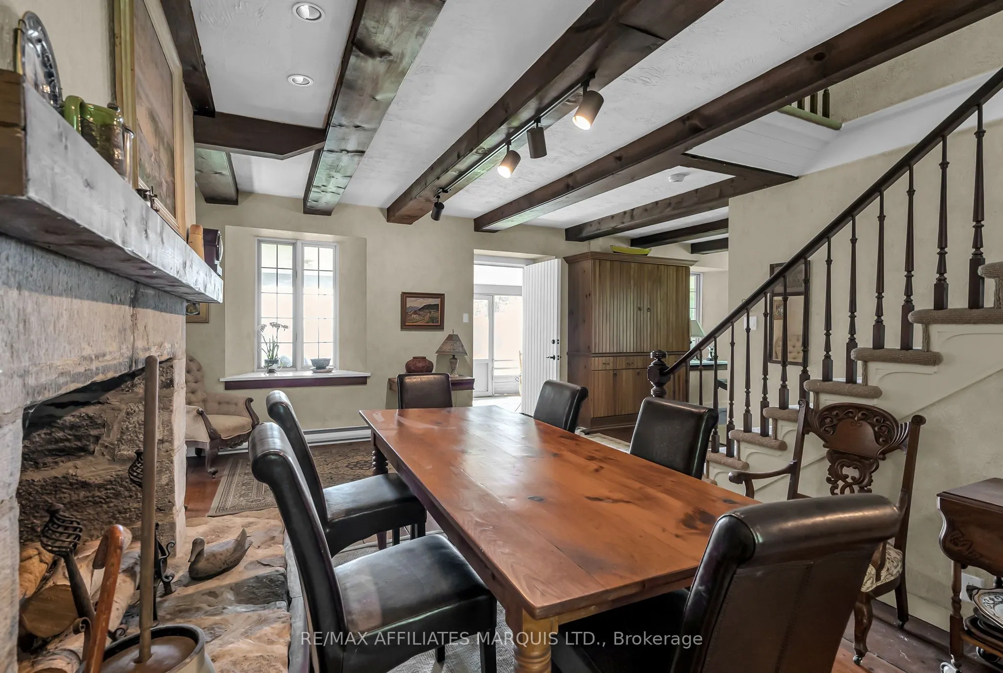 20824 South Service Road