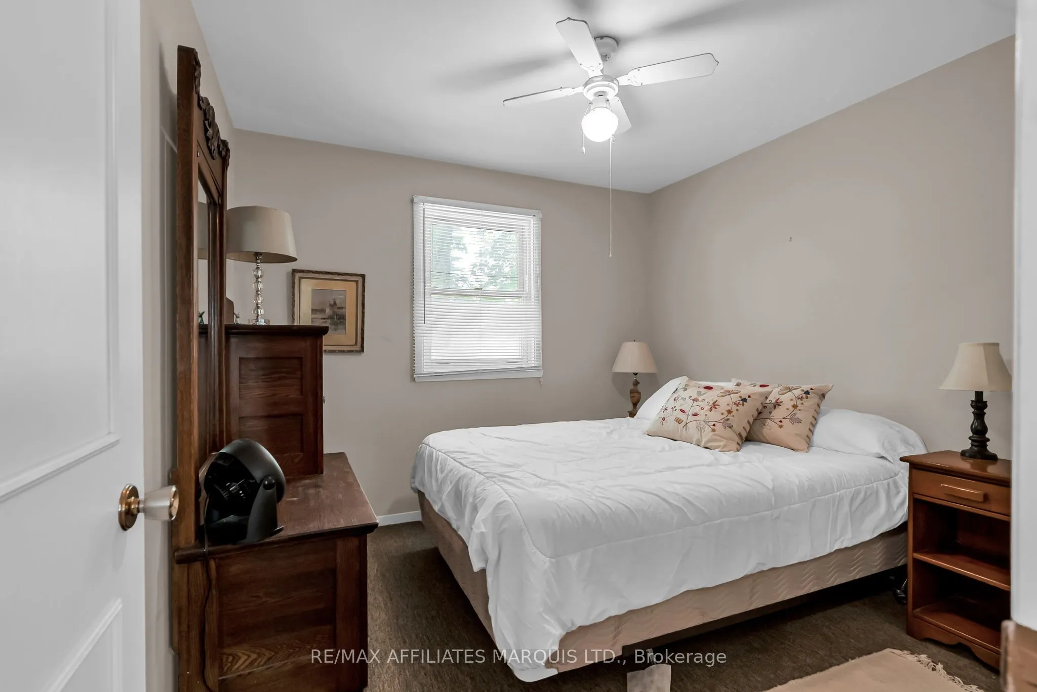 20824 South Service Road