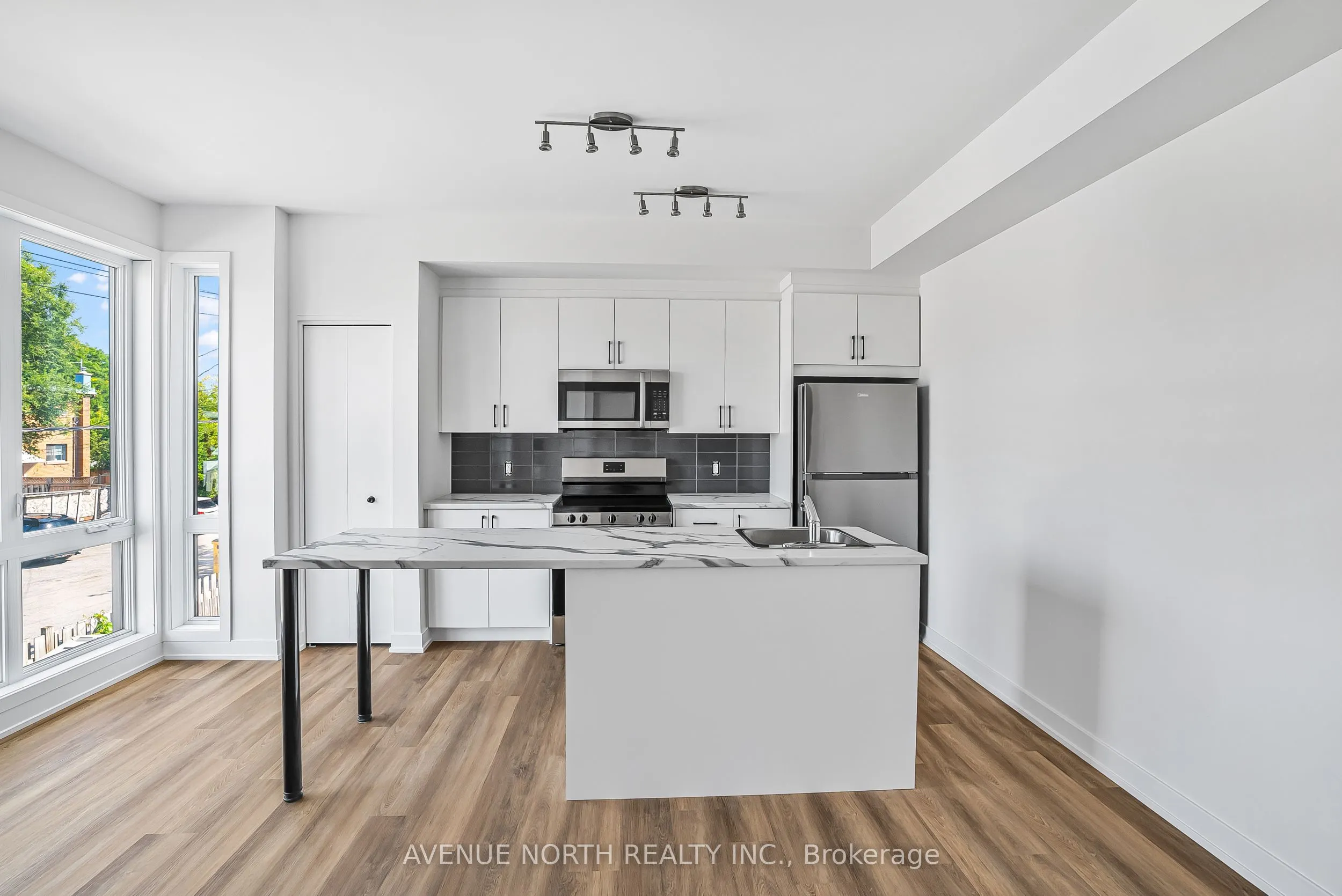 391 DIEPPE Street, #04
