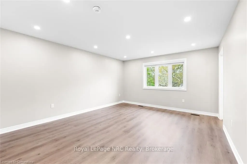12 Lindsay Way
