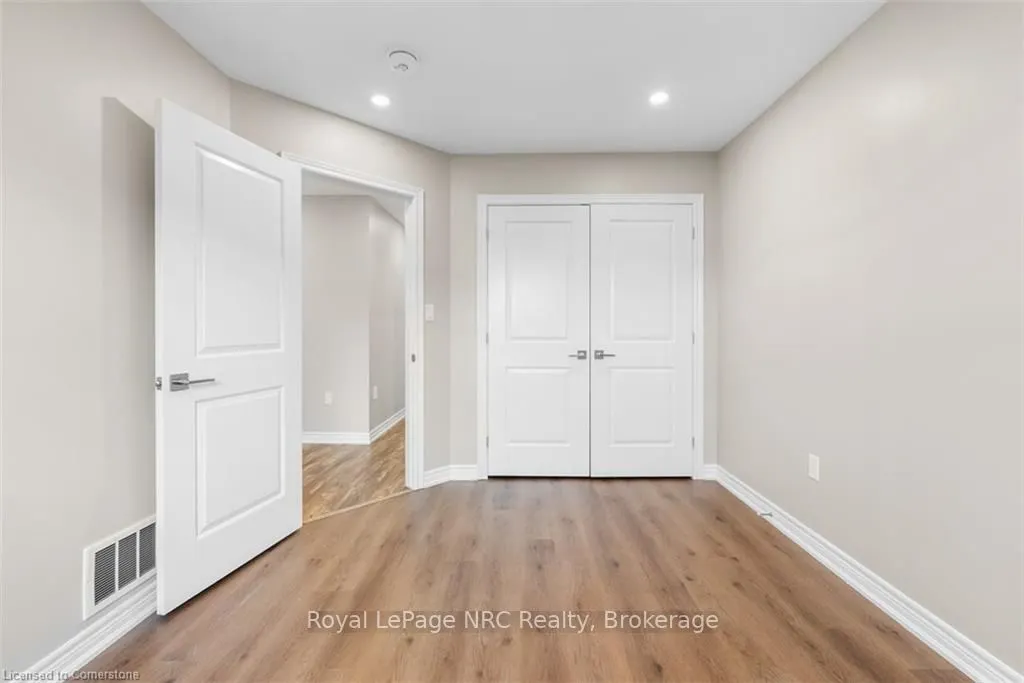 12 Lindsay Way