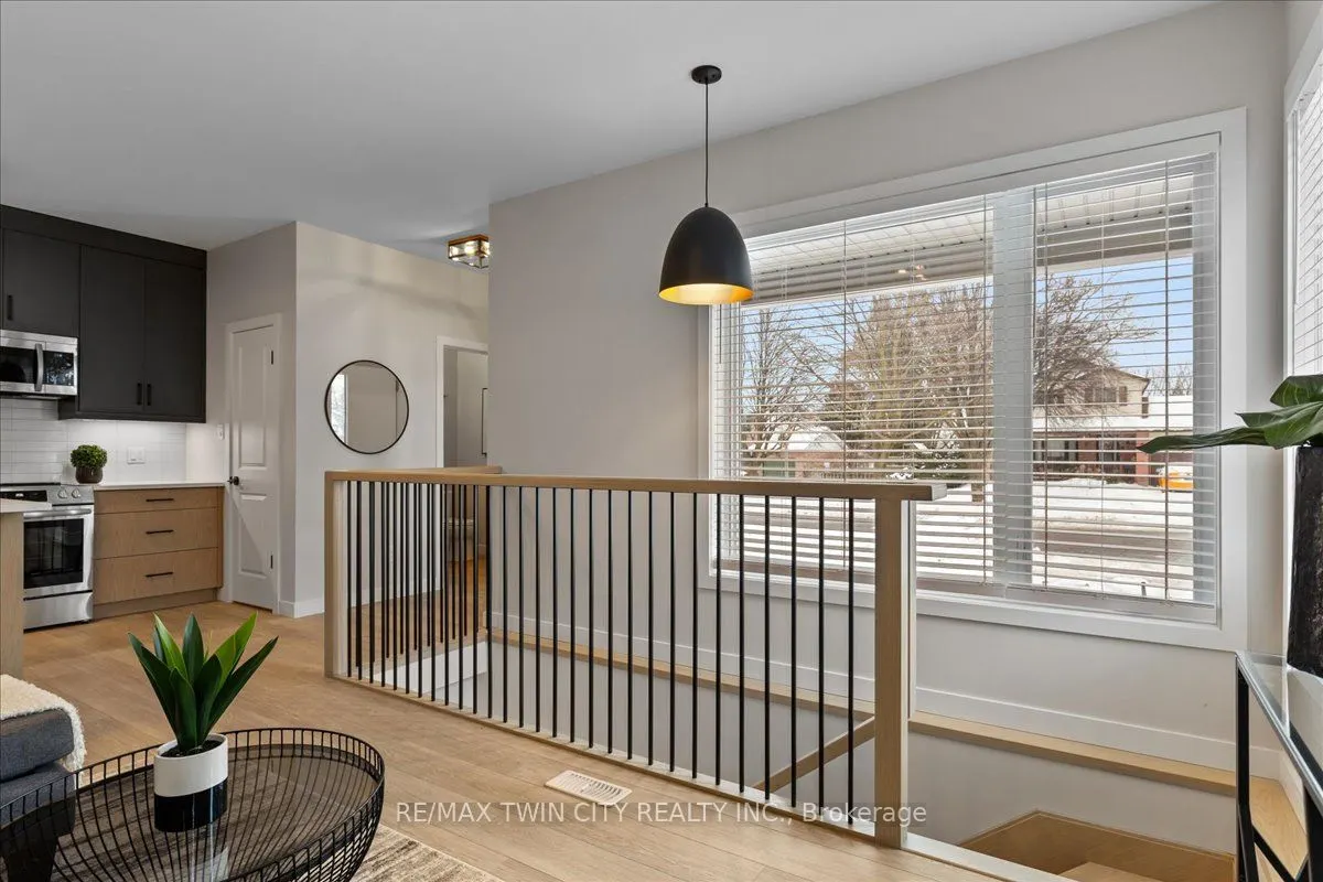 2 Pipers Green Court