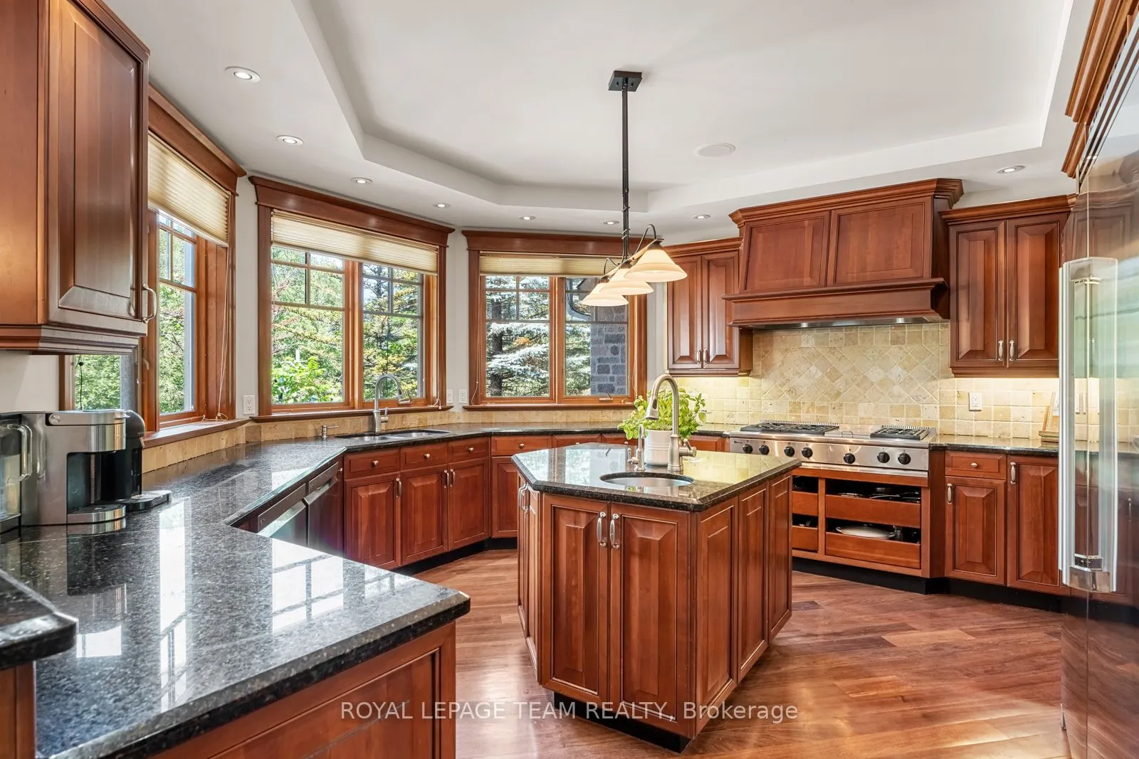 33 Marchbrook Circle