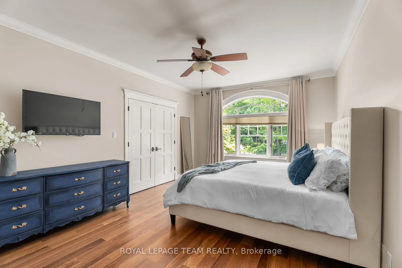 33 Marchbrook Circle